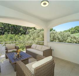 6 Bedroom Beachfront Villa with Heated Pool near Vela Luka on Korcula Island, Sleep 12